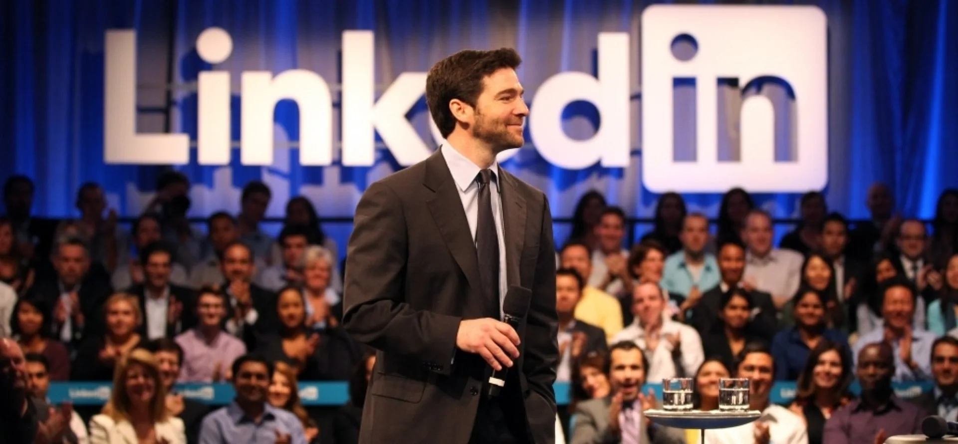 LinkedIn algorithm bias impacting content reach and engagement in the LinkedIn feed